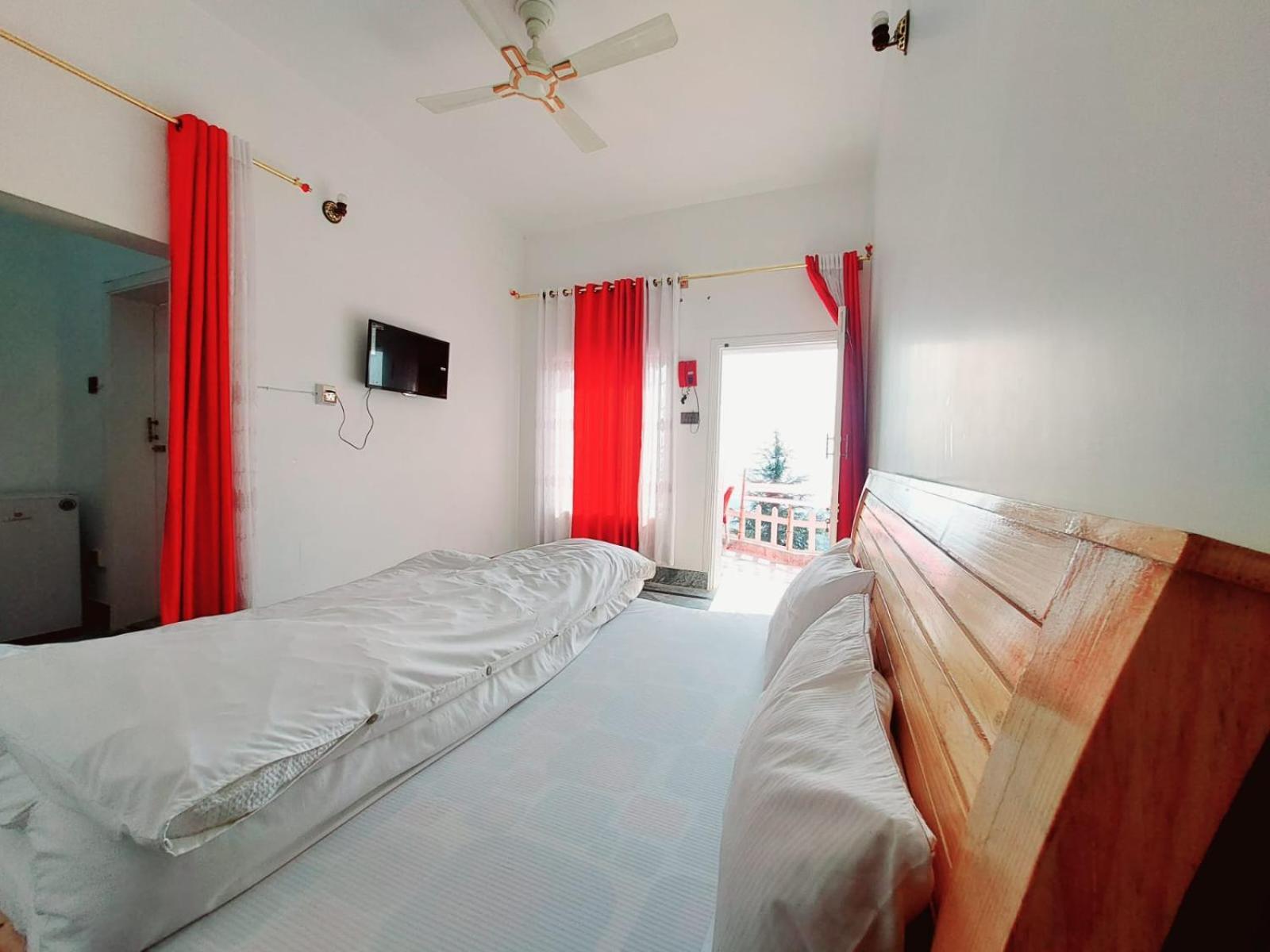 Red Rose Hotel & Resort Mansehra ภายนอก รูปภาพ
