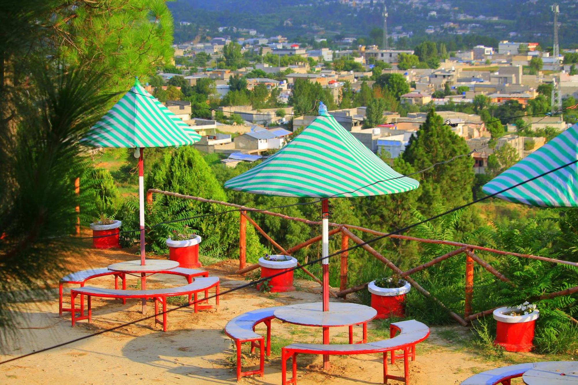 Red Rose Hotel & Resort Mansehra ภายนอก รูปภาพ